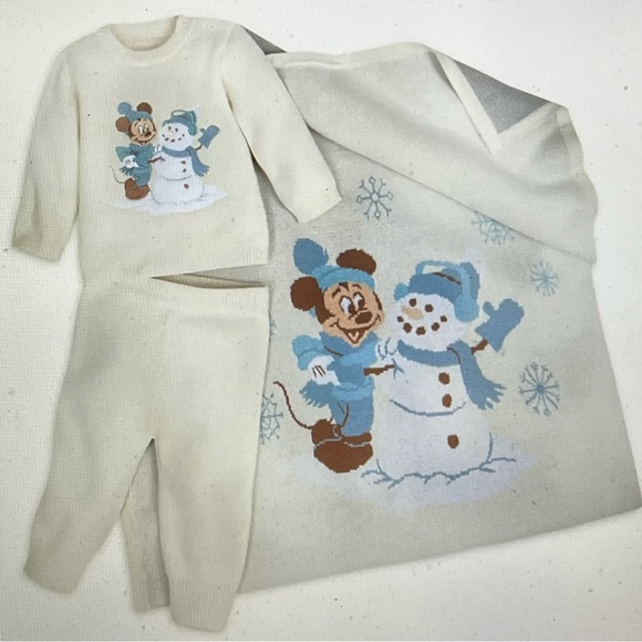NWT - Disney baby 3 piece infant gift set in gift box.  Size 9-12 months. - Picture 9 of 10